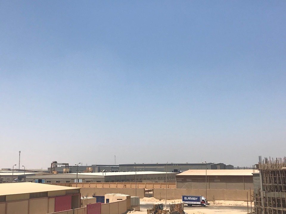 مصنع نسيج للبيع بالمنطقه الصناعيه كوم ابو راضي