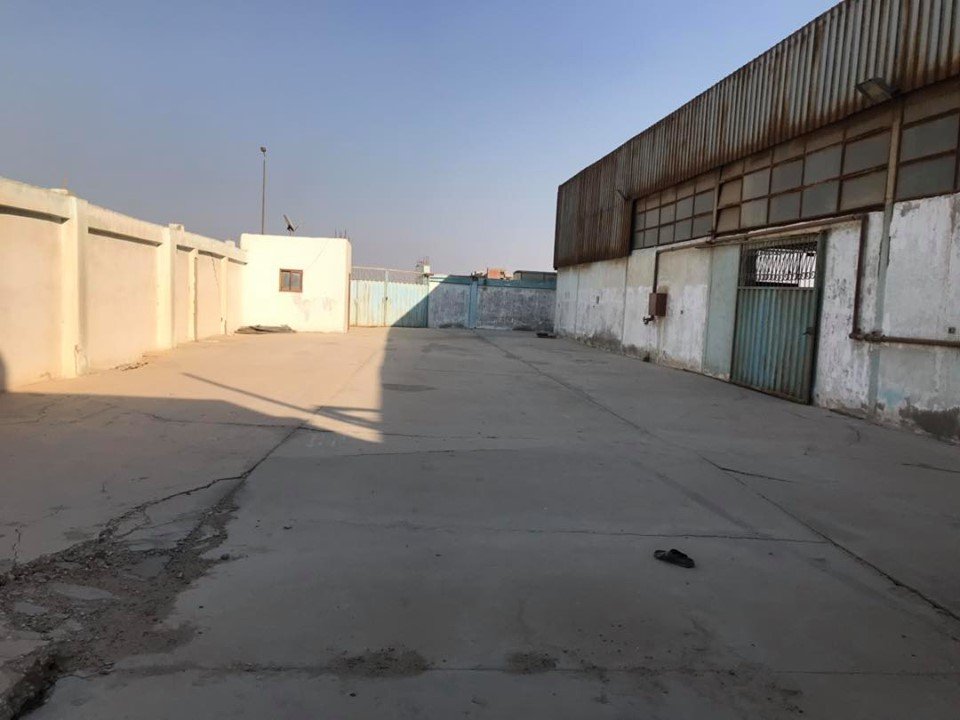 مصنع للبيع او للايجار بالمنطقه الصناعيه كوم ابو راضي