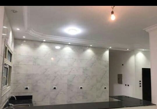 شقة روف دور اخير بالحى ٥ التجمع الخامس