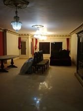 شقة 300 متر للبيع بالعفش بشارع راقي متفرع من احمد عرابي المهندسين كود B1004 مساحه 300 متر 4 غرف ورس