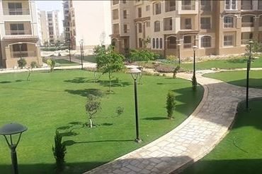 شقة للبيع بمدينتي 200م