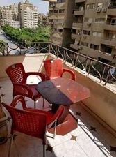 شقه للبيع بمدينة نصر بالمنطقة التامنه خطوط من الحديقة الدوليه