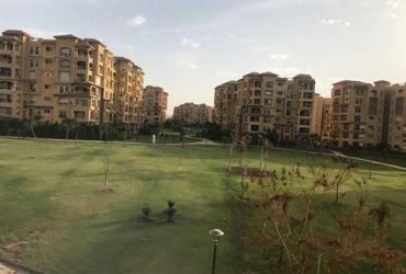 شقة نموذج 100 للإيجار بالb3 دور مميز فيو مفتوح موقع رائع جدا