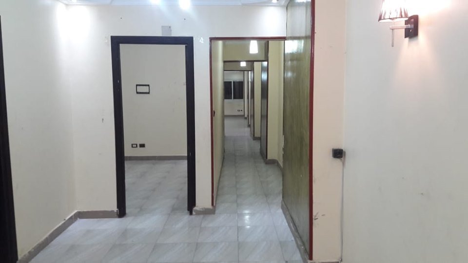 شقه للايجار او البيع زهراء مدينه نصر شارع الاسماعيليه متفرع مش ش الميثاق الرئيسي ناصيه بنك مصر