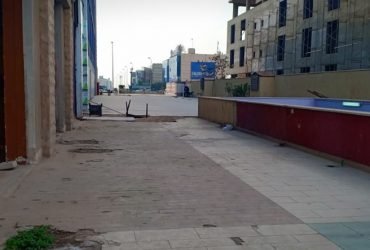 محل للبيع او المشاركة علي شارع التسعين – التجمع الخامس
