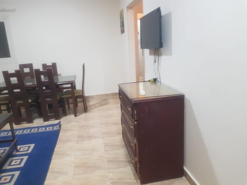 بالقرب من جميع الخدمات شقه للبيع المقطم شقه ٢١ بجوار السكريه كافيه