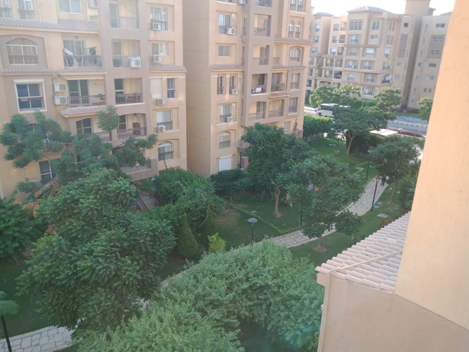 للبيع بمدينتي بالمرحله الاولي b1 شقة نموذج 300 وايد جاردن فيو تحفه جدا بجوار الخدمات