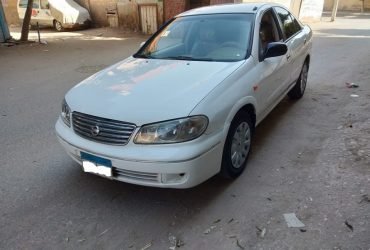 نيسان صنى فبريكة بلكامل وبها جميع الكماليات اوتوماتيك تانى مالك