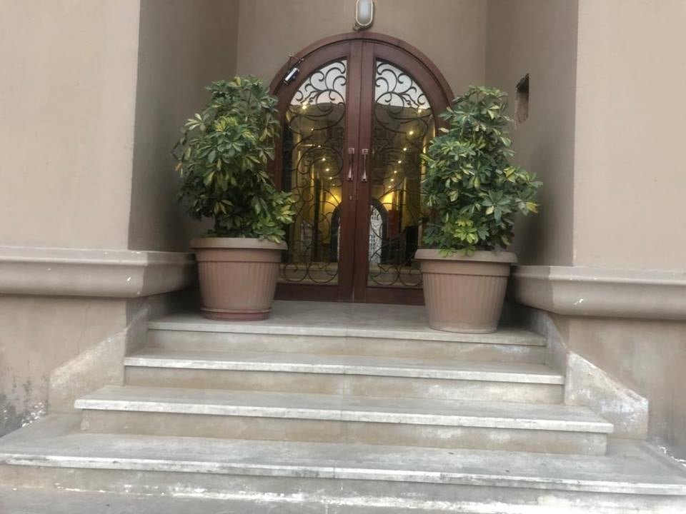 شقة 207 م بجوار الجامعة الامريكية