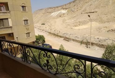شقه للبيع الحى الخامس الهضبه الوسطى
