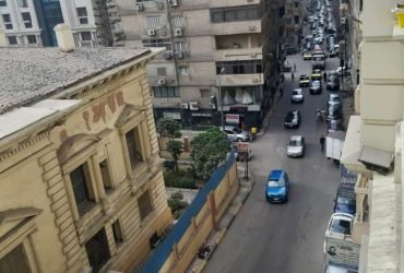 للبيع شقه بلوران علي شارع شعراوى مباشرة مرخصه