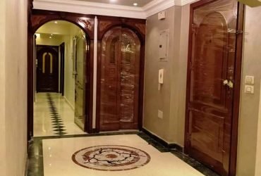 شقة للبيع 240م ألترا سوبر لوكس بأرقى موقع بالمنطقة السادسة خطوات من شارع أحمد فخرى على شارع رئيسي إت