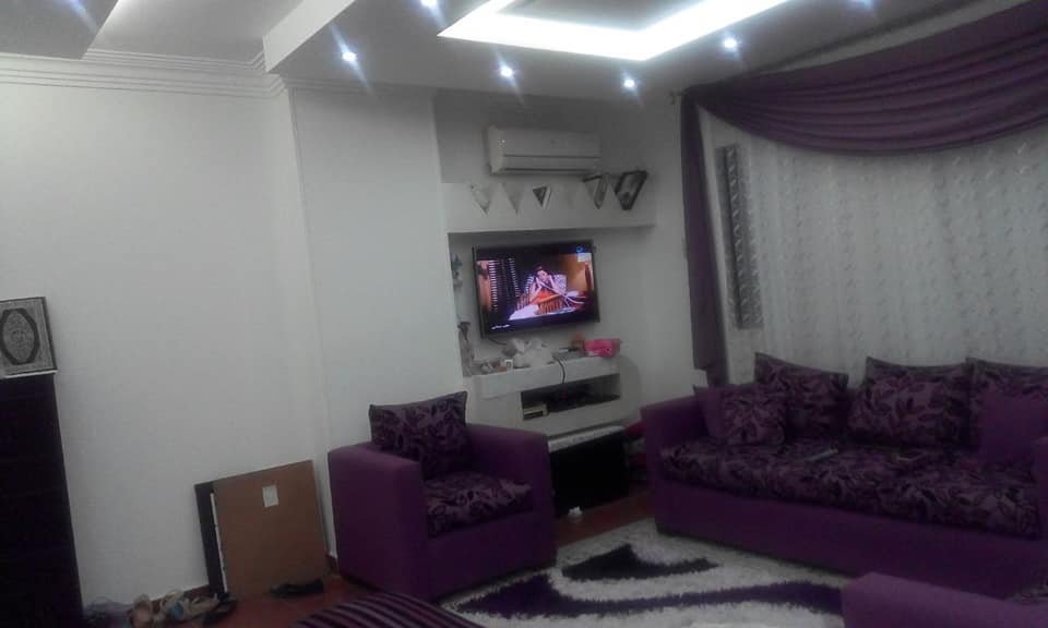 شقه لقطه بلوران خطوه من شارع ابوقير مساحه 185