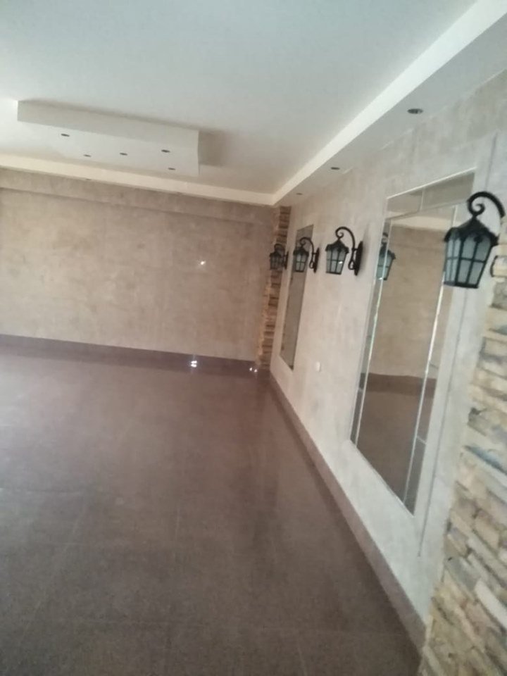 شقه للبيع مساحة 168م بالسياحيه الرابعه نصف تشطيب استلام فورى