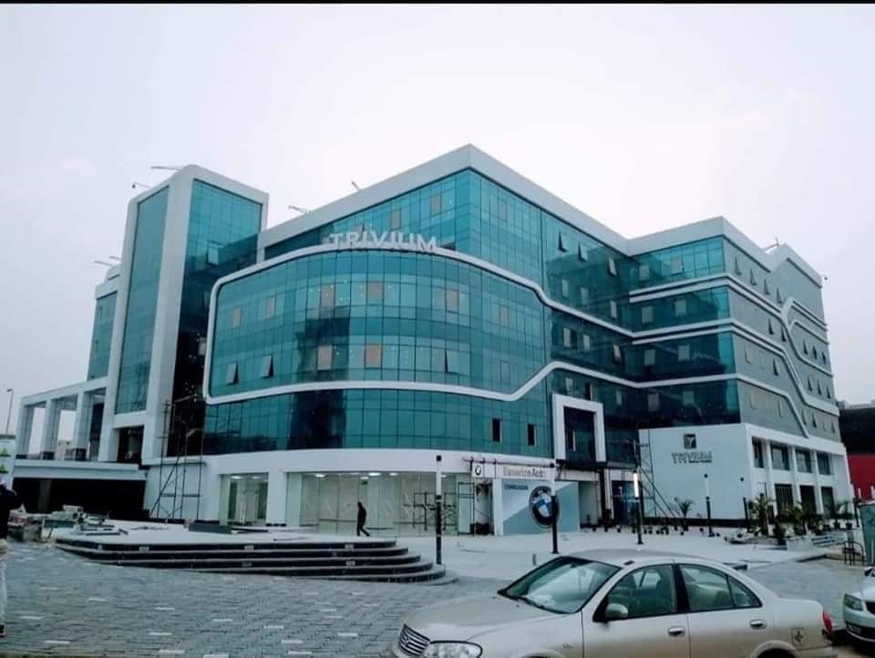 مكتب اداري ٦٠م متشطب باقوي مبني اداري علي التسعين الشمالي