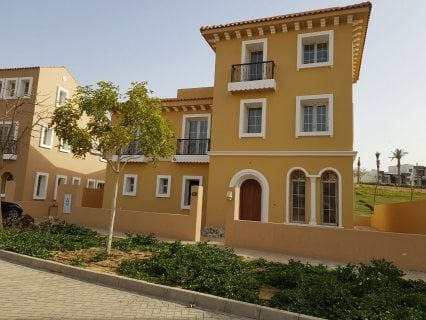 شقة دوبلكس 209 م  علي شارع التسعين