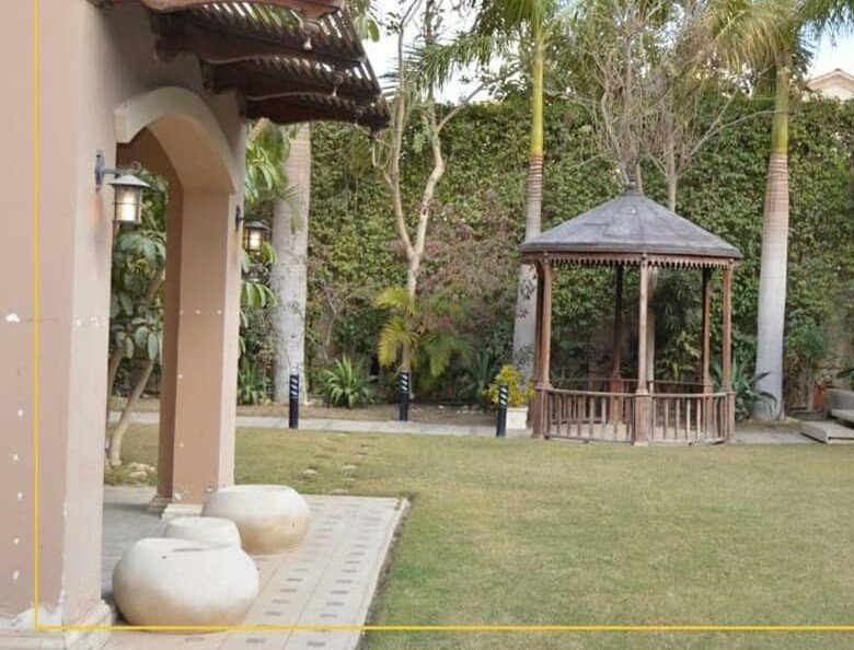 فيلا للبيع (تشطيب هاي سوبر لوكس بالتكيفات ) في المقطم