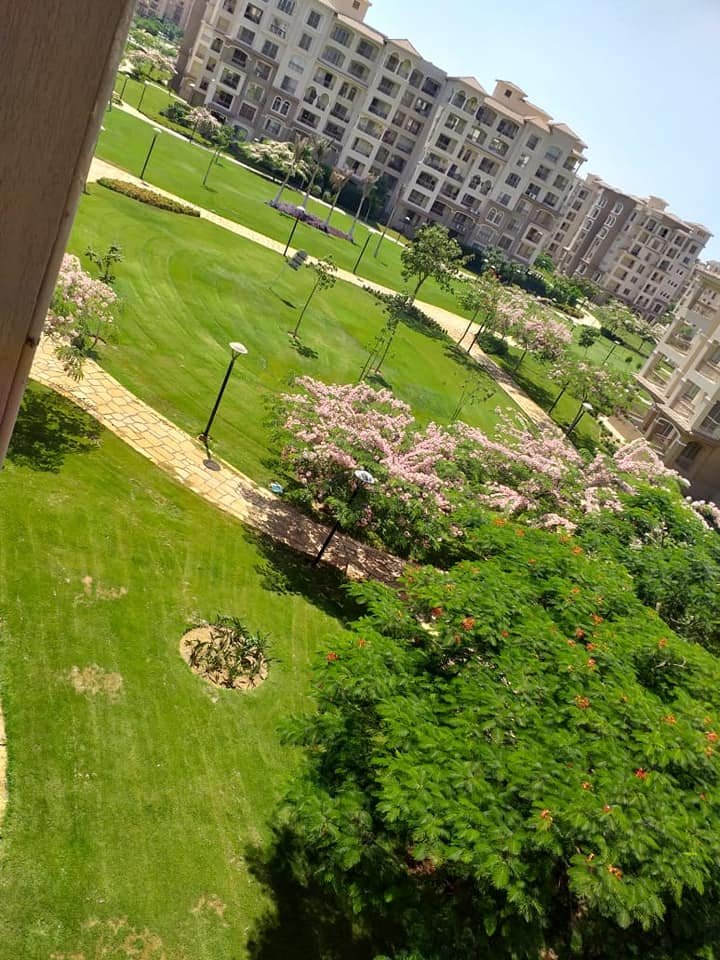 شقه بيع بمدينتي٢١٠متر فيB2 مجموعه ٢٣