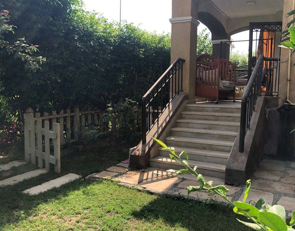 شقه ارضى بيع بمدينتي 99 متر و 50م حديقه فيB1