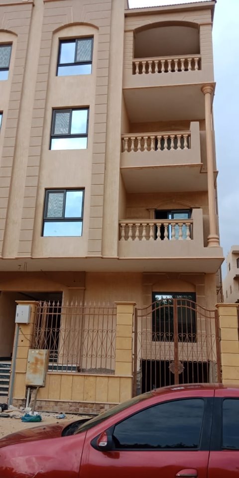 دوبلكس 450 بالقرب من الجامعه الامريكية بسعر مميز جدا