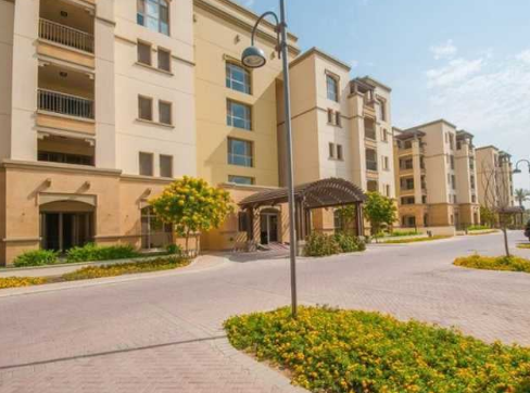 شقة للبيع في المقطم كمبوند up town cairo