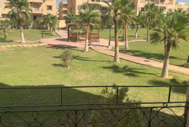 للبيع شقة ٢٠٠ متر بمنتجع النخيل بالتجمع الأول