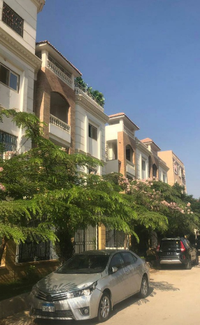 شقة للبيع بكومباوند ( جومانا روز) م. العبور