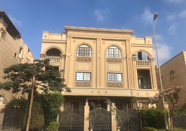 شقه للبيع  بفيلات البنفسج الفردى امام كمبوند الواترواى