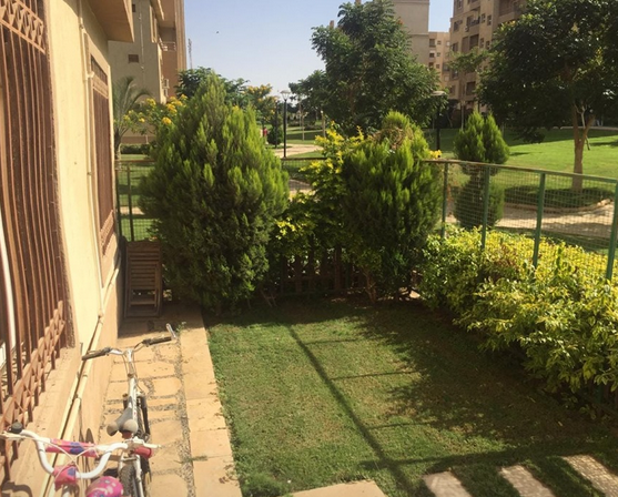 شقه 106م للبيع فى مدينتى B6 خطوات من الخدمات و الفود كورت و الحركه🛣