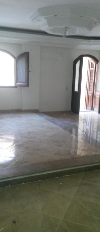 شقه للايجار بالحى الاول امام جامعه النهضه