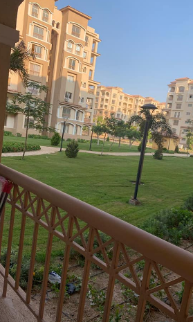 شقه للايجار ارضي بحديقه فيو جاردن بالمرحله الاولي B1