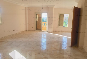 للايجار شقة ٢٠٠م اول سكن بحري علي حديقة خطوات من التسعين