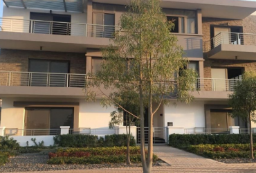 شقة 166 م للبيع في التجمع الاول امام ميراج سيتي و مطار القاهرة الدولي