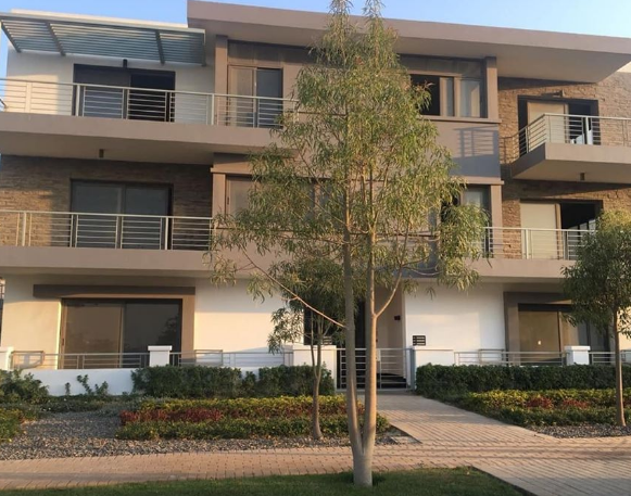 شقة 166 م للبيع في التجمع الاول امام ميراج سيتي و مطار القاهرة الدولي