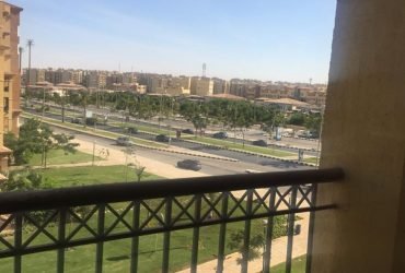 للبيع بمدينتي شقة مميزه جدا بجوار الفودكورت موقع مميز جدا علي جاردن فيو