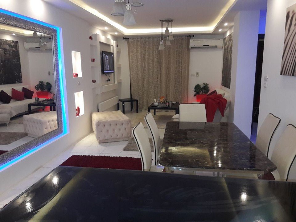 شقه فندقيه 99م مفروشه للايجار بالرحاب امام مول2 قريبه من جميع الخدمات