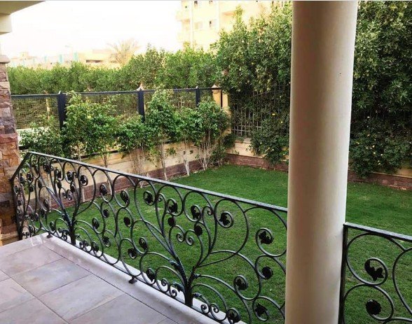 دوبلكس 191م +جاردن 147م للبيع بجوار auc علي شارع التسعين في التجمع الخامس