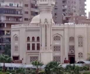 شقة نصف تشطيب للبيع في أرقى موقع استراتيجي في مدينة نصر