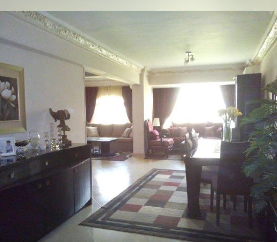 للبيع شقة بمدينة نصر المنطقة العاشرة تطل على جنينة منطقة هادئة جدا ١٦٥ متر تشطيب سوبر لوكس