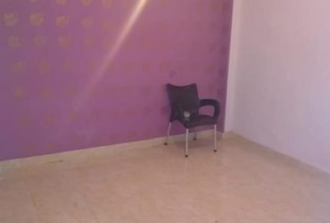 شقه لقطه للايجار الحي 16 مج 4 دور 4