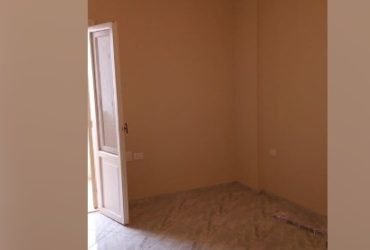 للايجار شقة ف الروف ف البنفسج عمارات خطوات من شارع التسعين الشمالي روف