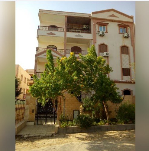 ‎‎شقة 150 م بالحي التاسع بمدينة العبور بالقرب من شارع الثقافة وعلي حديقة كبيرة‎‎