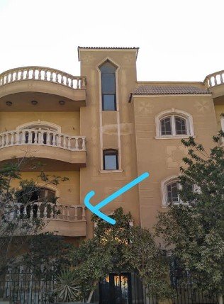 شقه للبيع لقطه في الحي التالت فيلات بالقرب من سعودي