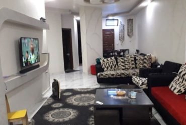 فرصة لا تعوض لهواة التميز و الرقي في مدينة الشروق  شقة دور ارضي حي النرجس المنطقة الخامسة  على ميدان خطوات من شارع الحرية 🧐🧐  تشطيب الترا سوبر لوكس 😍😍  مدخل خاص بحديقة👍👍  مساحة الشقة 170م  مساحة الحديقة 55م  3 غرف نوم منهم واحده ماستر🤩🤩  ريسبشن 3 قطع  كلها بورسلين – عداد كهرباء – عداد ماية – واي فاي – حصة في الجراش – مخزن خاص  قريبة من الخدمات / مركز طبي و موقف الاتوبيس و مركز طب الاسرة ومكتب بريد  المطلوب / 1300000 ( مليون و ثلاثمائة الف ( قابل للتفاوض  الاستفسار و المعلومات المالك مباشرة / 01201507935 😉😉