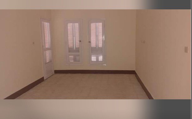 ‎‎70م للبيع بالتجمع الثالث امام نادي التجمع هايتس دور تاني منطقه سكنيه جدا ويوجد بها جميع الخدمات مت‎‎