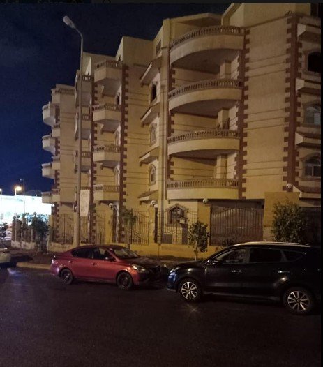 شقه بالحى ال 16 بموقع مميز