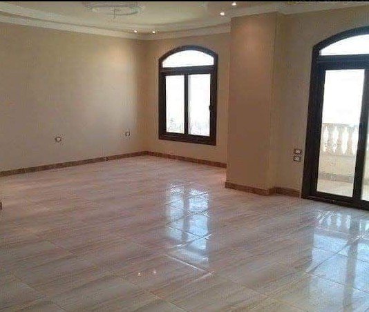 شقة للبيع في المستسمر الصغير دور ارضي منخفض في المستثمر الصغير الشيخ زايد مساحه ١٤٠متر