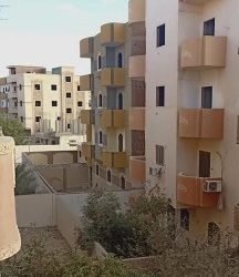 شقة للبيع بحي المستشارين