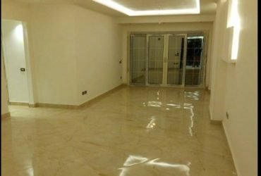 شقة الترا سوبر لوكس اول سكن بالحي الثامن علي شارع سعودي الرئيسي بسعر لوقطة مميز جداااا..تصلح سكني او اداري 185م