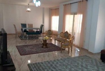 ‎‎٢٠٠م هاي سوبر لوكس للايجار مفروش بالمستثمرين الجنوبية بالتجمع الخامس دور اول بلكونة فوق ارضي ٣ نوم‎‎
